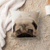 タンの女性パグ クッション (ブランケット)