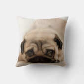 タンの女性パグ クッション (裏面)