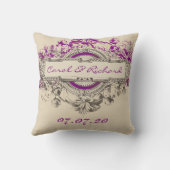 タンの紫色の灰色のヴィンテージの花の結婚式の恋人 クッション (裏面)