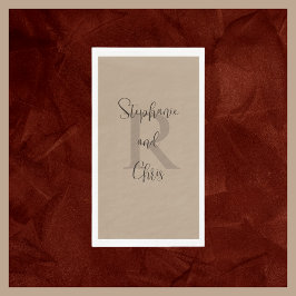 タンアンドブラウンネームモノグラム紙ゲストタオル