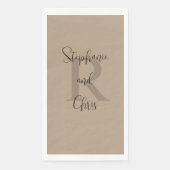 タンアンドブラウンネームモノグラム紙ゲストタオル (正面)