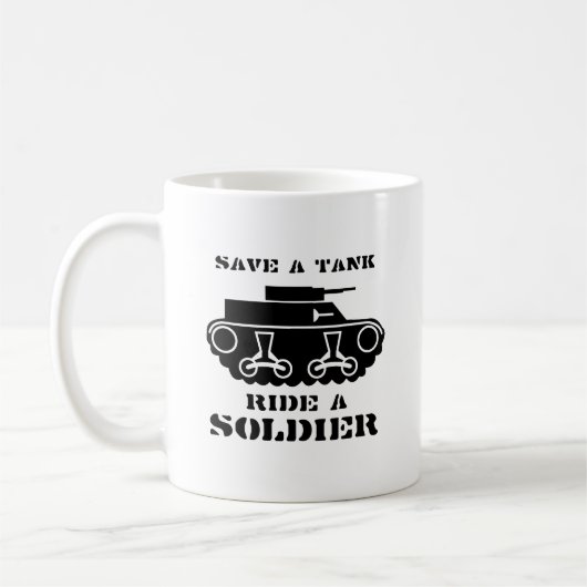 タンクを救って下さい。 兵士に乗って下さい コーヒーマグカップ (左)