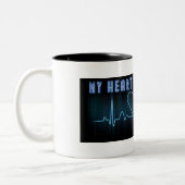 タンゴの心拍のマグ ツートーンマグカップ (左)