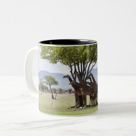 タンザニアのMikumiの国立公園のサファリ、 ツートーンマグカップ (正面左)