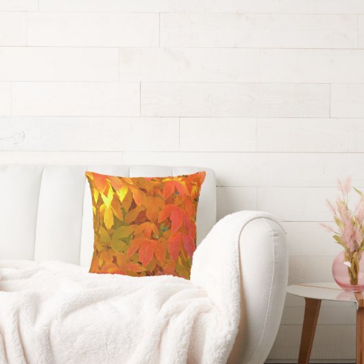 "タンジェリンオレンジ、晴れた黄色&ライムグリーン離れ" クッション (ソファ)