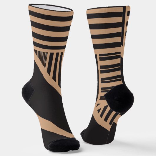 タンストライプとブラックの三角形 ソックス (傾斜あり)