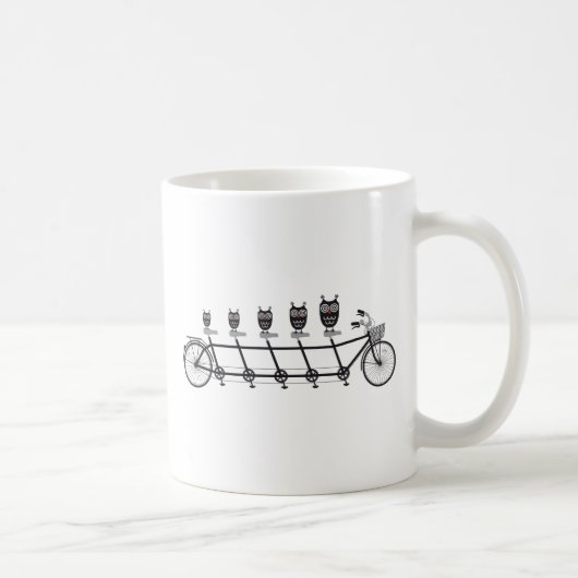 タンデム自転車のかわいいフクロウ コーヒーマグカップ (右)
