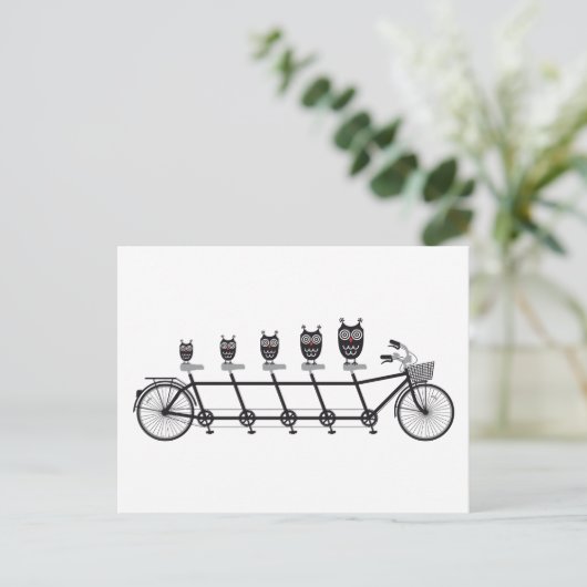タンデム自転車のかわいいフクロウ ポストカード (スタンド正面)