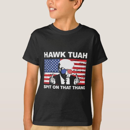 タントトランプ2024アメリカ国旗アメリカにツアスピット Tシャツ (正面)