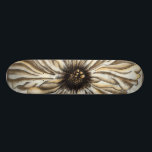 タンバックグラウンドのフローヘッドフレスコ スケートボード<br><div class="desc">このフレスコ画の大部分は大きな花頭で構成されている。黄褐色の背景の上に静止している作品は非常に素朴な感じがある。これはどんな家にも素敵な追加になるだろう！</div>
