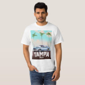 タンパフロリダの車の旅行ポスター Tシャツ (正面フル)