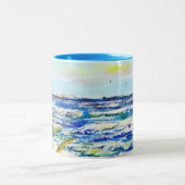 タンパベイフロリダのビーチの日光のSkyway橋 ツートーンマグカップ (中央)