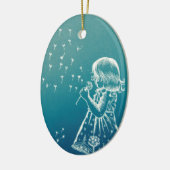 タンポポで吹いている小さな女の子 セラミックオーナメント (左)