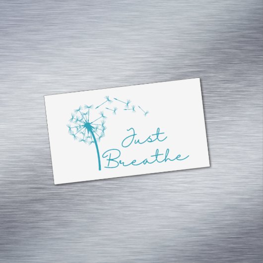 タンポポで磁石を吸う マグネット名刺 (インサイチュ)