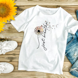 タンポポと蝶にインスパイアされたヨガデザイン Just Breathe Tシャツ