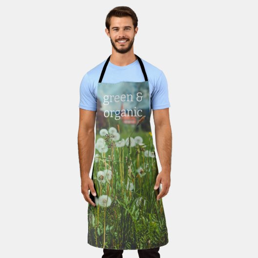 タンポポのある夏草地 エプロン (着用した状態)