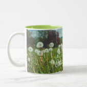 タンポポのある夏草地 ツートーンマグカップ (左)