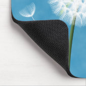 タンポポの上に座っている可愛いラディバグ マウスパッド (コーナー)