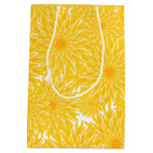 タンポポの日当たりの良い黄色の花のパターンのフィールド ミディアムペーパーバッグ (裏面)