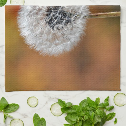 タンポポの種子の頭の秋 キッチンタオル (折り畳み)