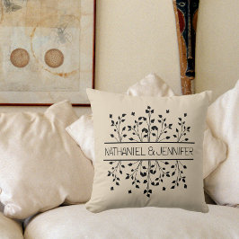 タン＆ブラック フラワー フレーム モノグラム ウェディング クッション