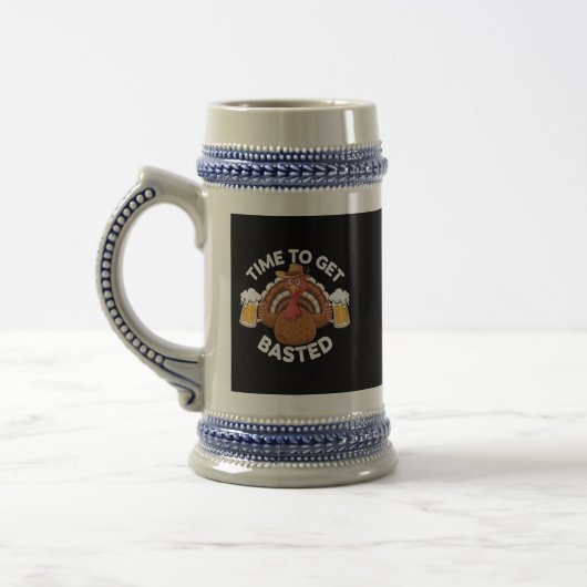 ターキーにバステッドだときだ！おかしなビールと感謝祭 ビールジョッキ (左)