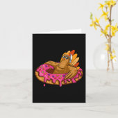 ターキーチリングオンドーナツサンクスギビングデイおもしろい秋 カード (黄色い花)