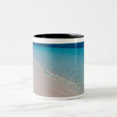 タークス&カイコスクラブ、プロウィデンシアルス、タークス& ツートーンマグカップ (中央)