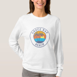 タークス・カイコス諸島 グレースベイ ビーチ くすんだクラシックデザイン Tシャツ