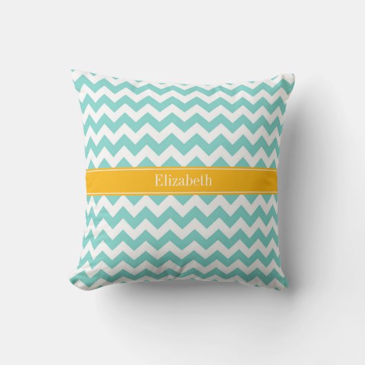 ターク/アクアウィットシェブロンゴルデンロッド名モノグラム クッション (正面)