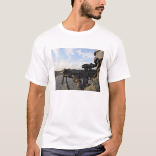 ターゲットで発射するべき兵士の視力 Tシャツ
