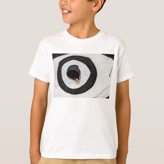 ターゲットは涙を流す Tシャツ (正面)