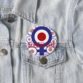 ターゲット背景のスクーターの女の子のデザイン 缶バッジ (インサイチュ)