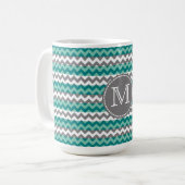 ターコイズとグレーシェブロンジグモノグラム コーヒーマグカップ (正面左)