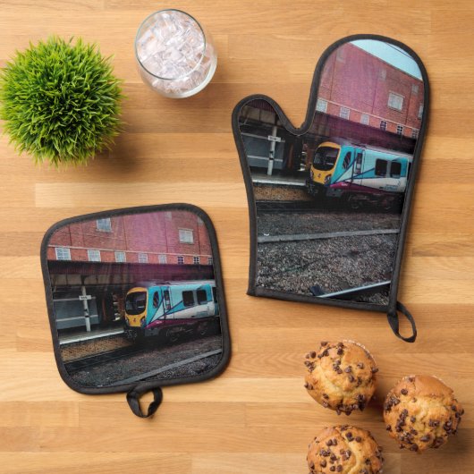 ターコイズと黄色の列車 鍋つかみ&鍋敷きセット (トップダウン)