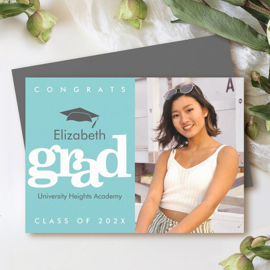 ターコイズの卒業写真　グレイの帽子　モダンで大胆な 案内状