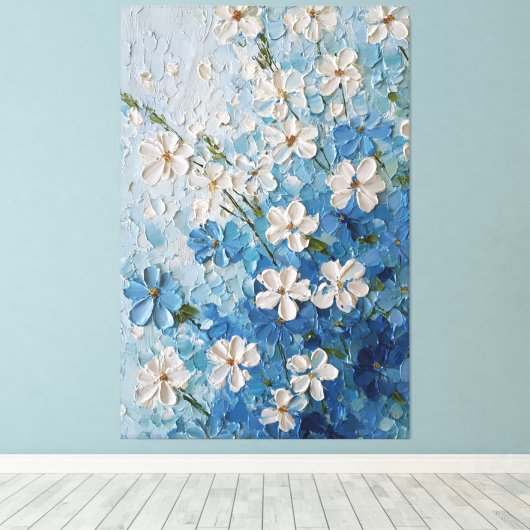 ターコイズの抽象的な壁に白と青の花 キャンバスプリント (インサイチュ (ウッドフロア))