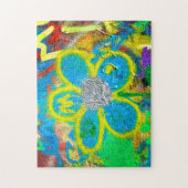 ターコイズの黄色い花の落書き壁 –  ジグソーパズル (縦)