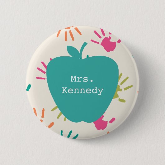 ターコイズのAppleカラフルなHandprintsの先生 缶バッジ (正面)