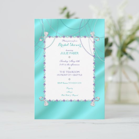 ターコイズはサテンで紫色ダイヤモンドの真珠を宝石で飾ります 招待状 (スタンド正面)