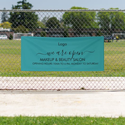 ターコイズグリーンの唇の美容院 横断幕 (インサイチュ)