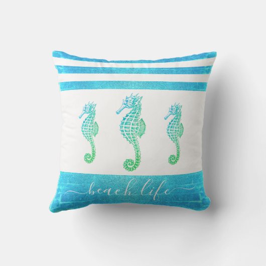 ターコイズブルーのオンブル3匹のタツノオトシゴ ビーチライフ スクリプト クッション (裏面)