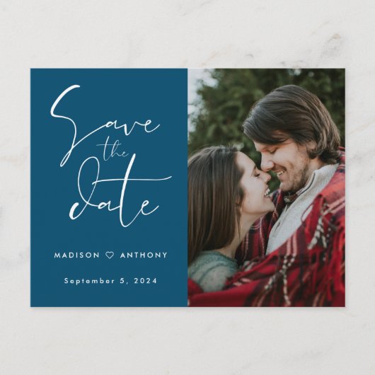 ターコイズブルーのカリグラフィーで「Save the Date」 ウェディングフォト インビテーションポストカード (正面)