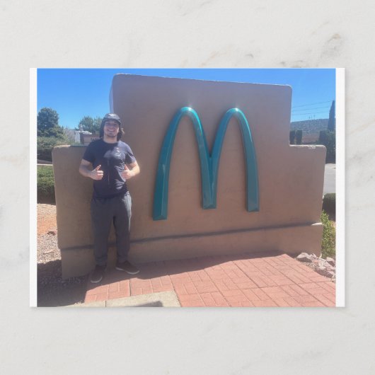ターコイズブルーのマクドナルド「M」サイン ポストカード (正面)