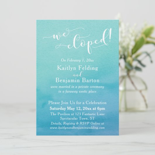 ターコイズブルーの水彩オンブルーで私たちはこっそり結婚式を挙げました 招待状 (スタンド正面)