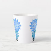 ターコイズブルーグリーンカラフルフローラマンダラ カフェラテマグ (正面)