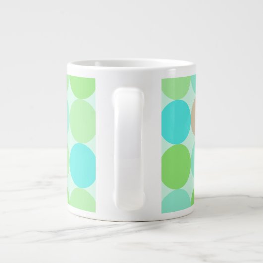 ターコイズブルーグリーン&オレンジサークルモノグラム ジャンボコーヒーマグカップ (裏面)