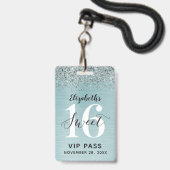 ターコイズブルー スイート16 バースデー VIP バッジ (正面(ネックストラップ付))