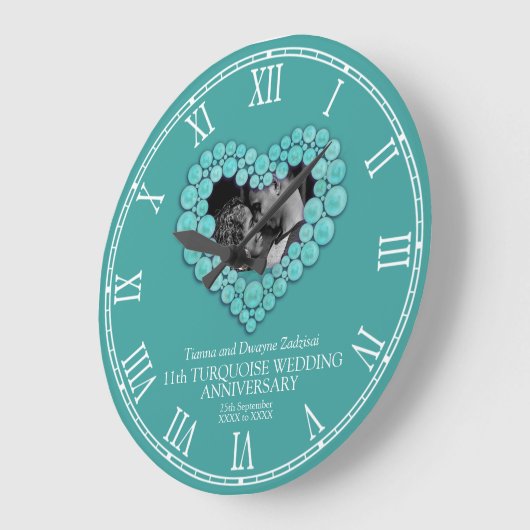ターコイズ写真ハート結婚11周年 ラージ壁時計 (傾斜)