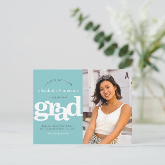 ターコイズ変更計画卒業はっきりしたタイポグラフィ インビテーションポストカード (スタンド正面)